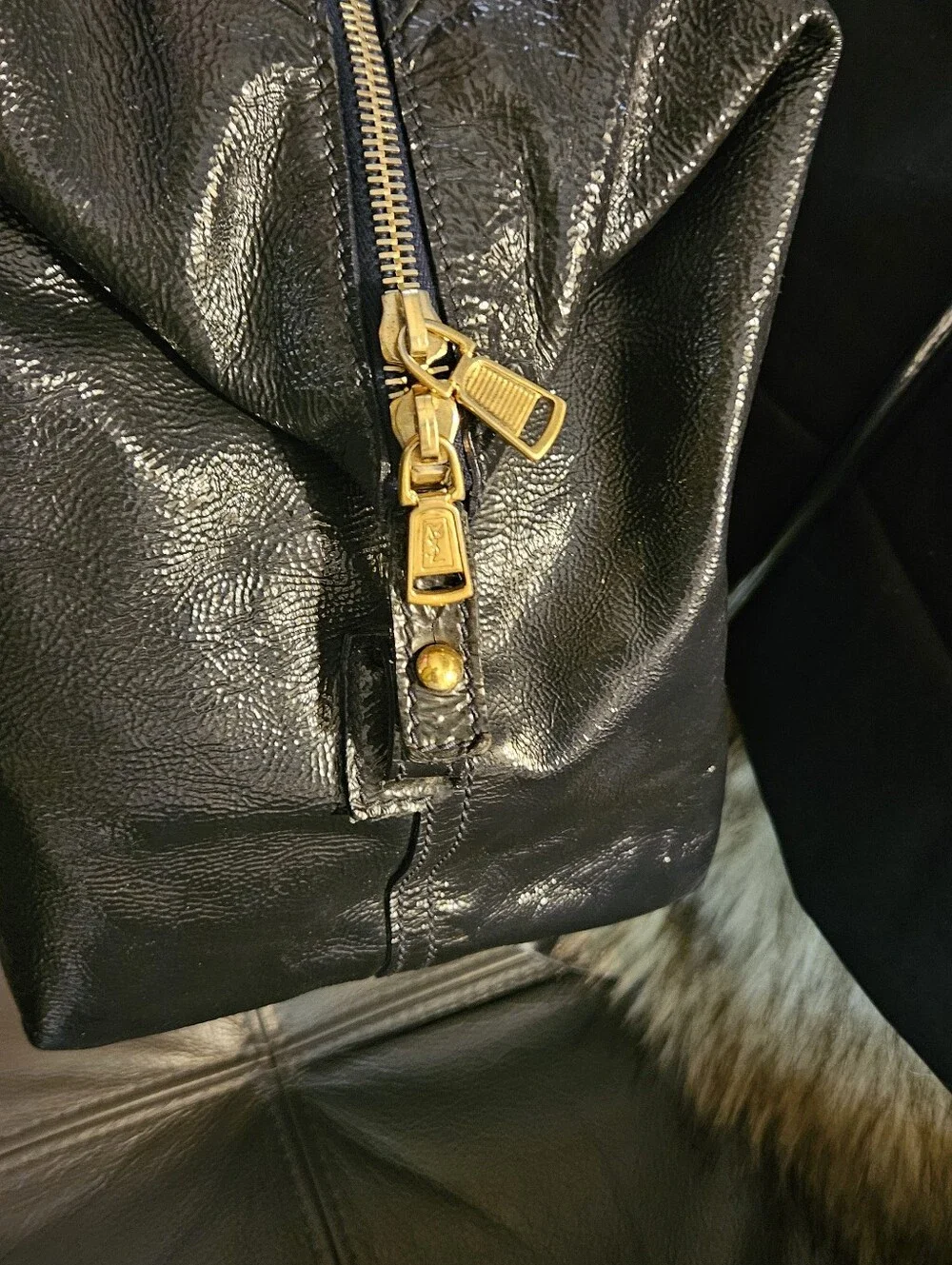 Yves Saint Laurent Hand Bag Black Patent leather Satchel